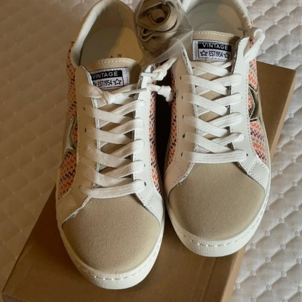 VINTAGE HAVANA Carla Tweed Multi Fashion Sneaker